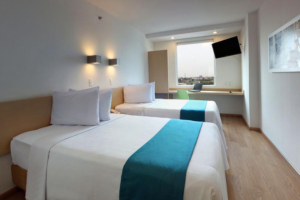 One Irapuato Hotel Kültér fotó