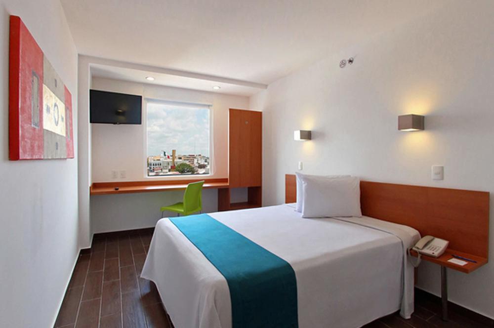 One Irapuato Hotel Kültér fotó