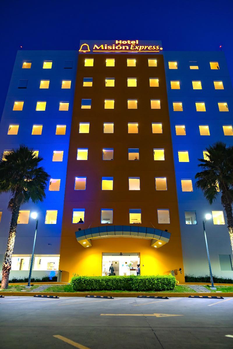 One Irapuato Hotel Kültér fotó